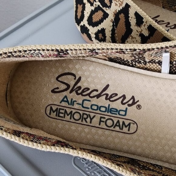 Skechers Cleo "Clawsome" Leopard Print Knit Flats Women's Size 8 - Picture 2 of 5